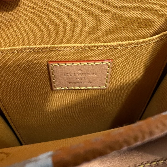 Petit Sac Plat NWT - Picture 8 of 8